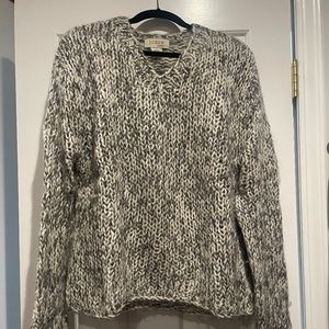 J Crew Gray Handknit V-Neck Chunky Sweater Sz M